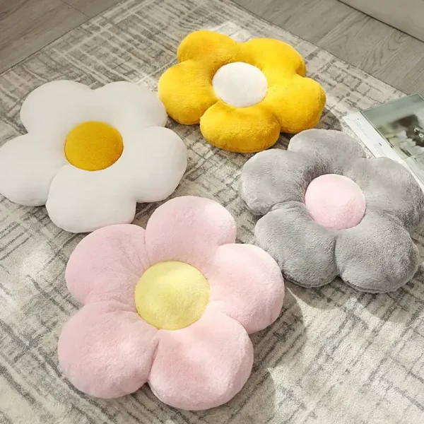 coussin fleur en peluche