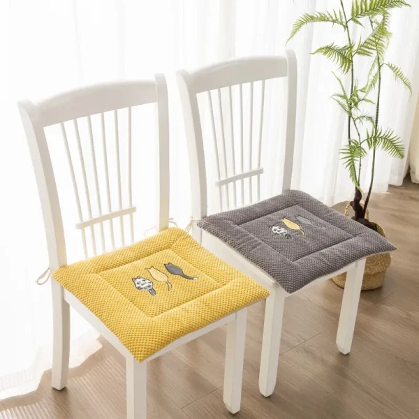 coussin de siège brodé
